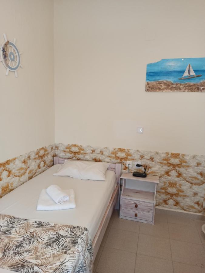 Peaceful Bay Hotel Megas Gialos - Nites ภายนอก รูปภาพ