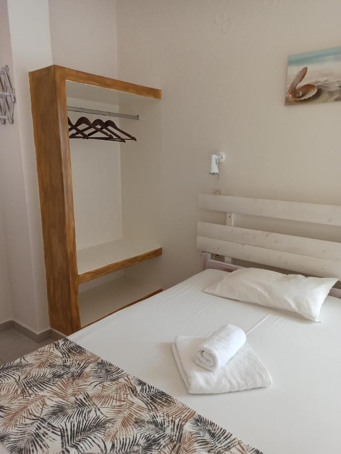 Peaceful Bay Hotel Megas Gialos - Nites ภายนอก รูปภาพ