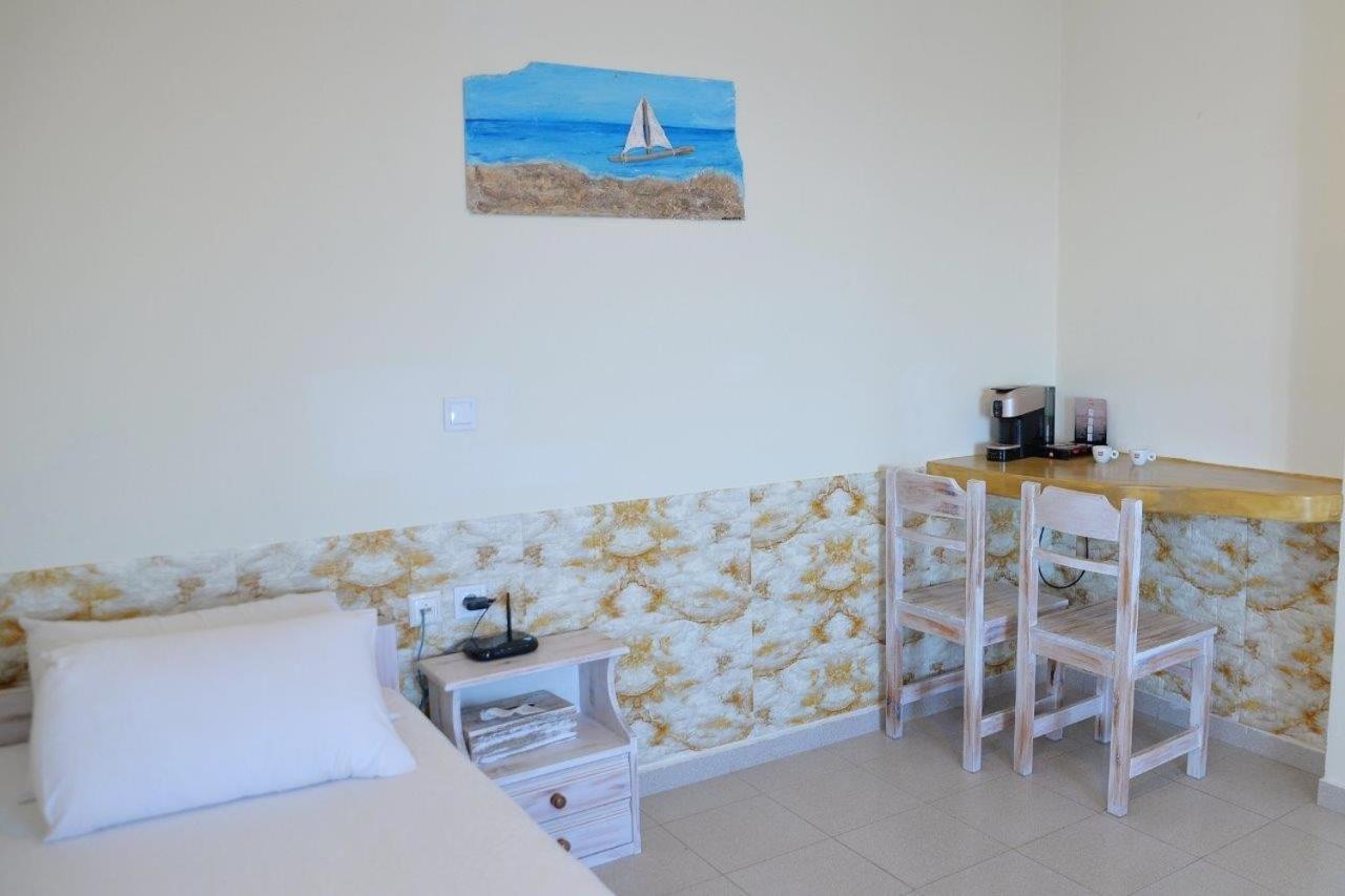 Peaceful Bay Hotel Megas Gialos - Nites ภายนอก รูปภาพ