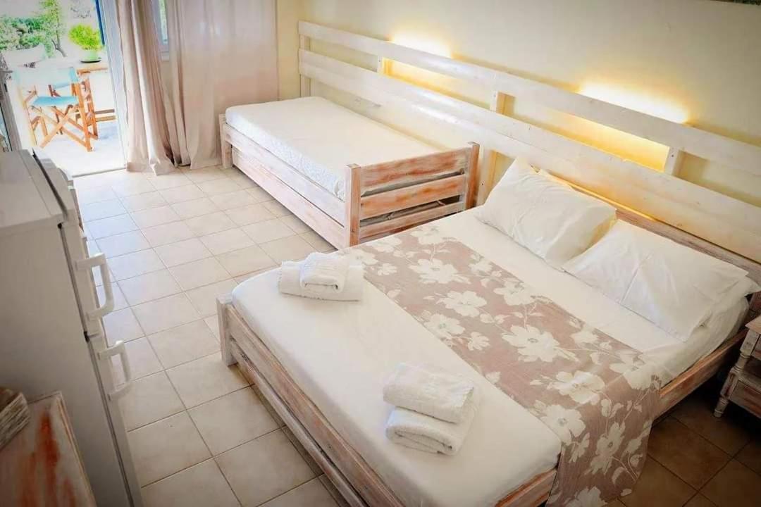 Peaceful Bay Hotel Megas Gialos - Nites ภายนอก รูปภาพ